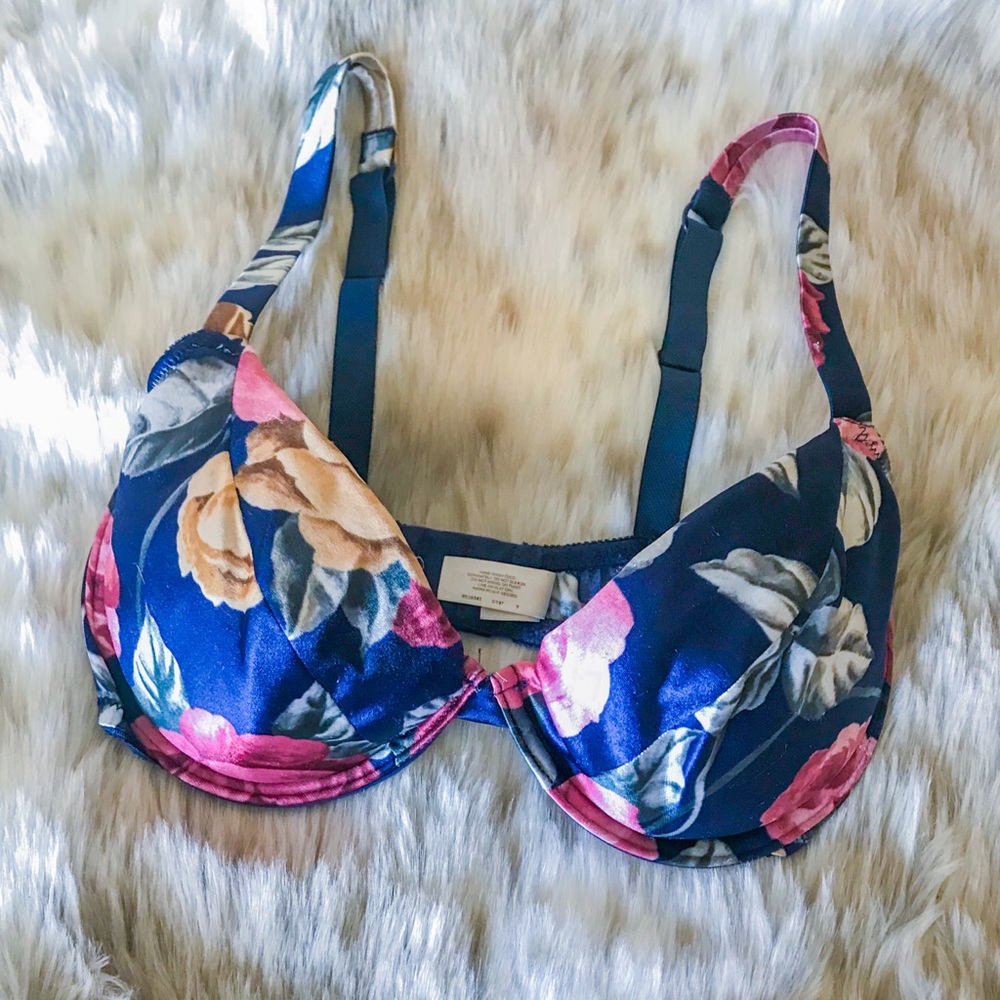 Victoria’s Secret Silky Floral Bra